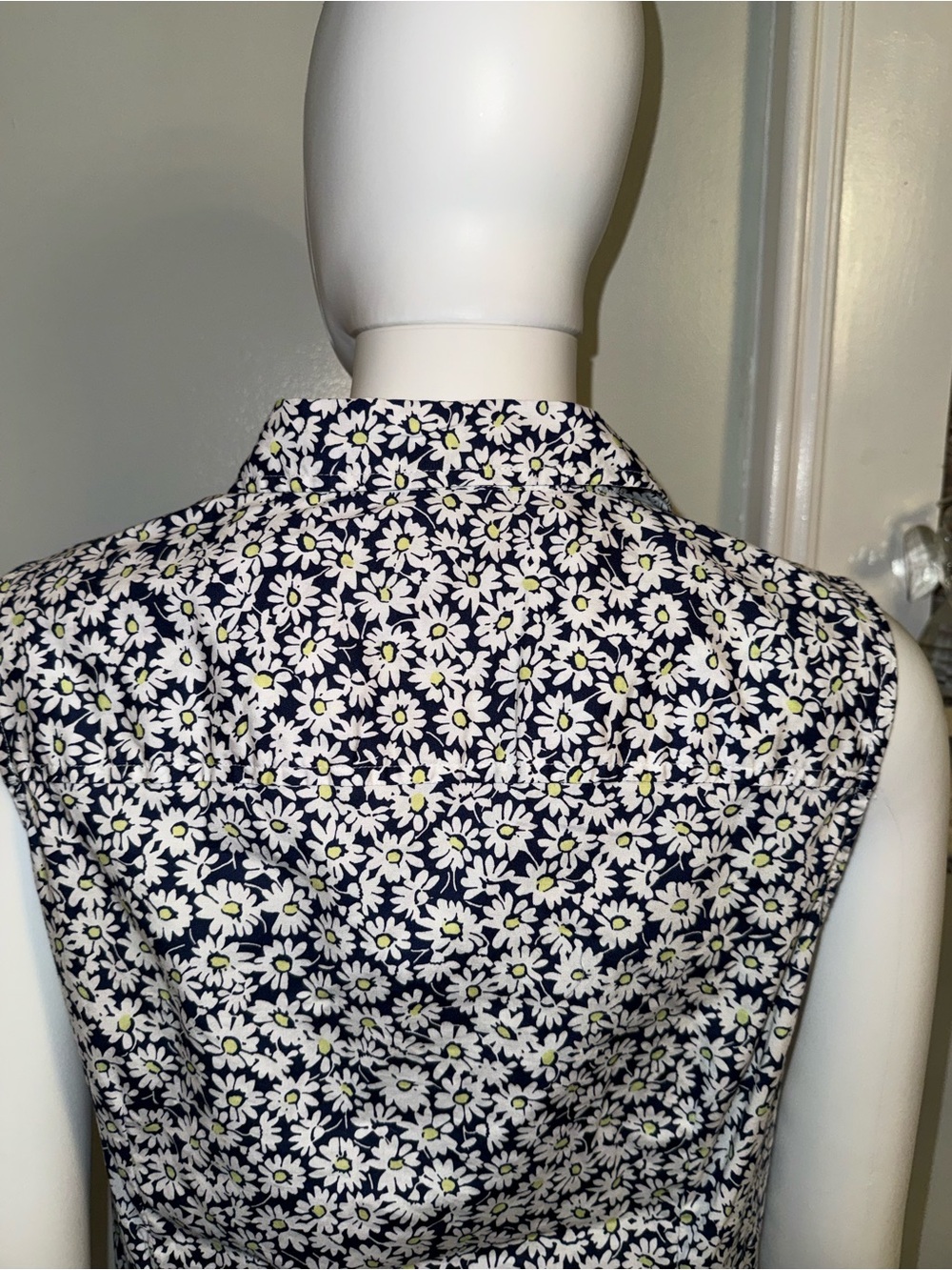J. Crew Navy Floral Daisy Sleeveless Collared Camisole - Picture 6 of 10